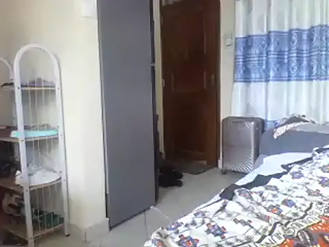 zainabsmile online show from 02-24-25, 08:06