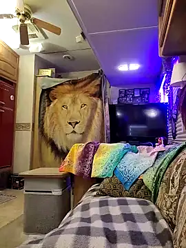 annika lately online show from 10-25-25, 03:36