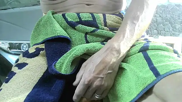 ewuich1 online show from 04-16-26, 03:35