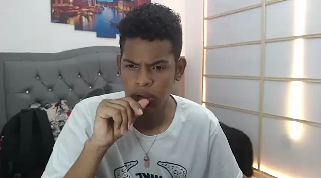 Snapshot of boylittle19cm chatting on 03-01-25, 05:49 boylittle19cm online show from 03-01-25, 05:49