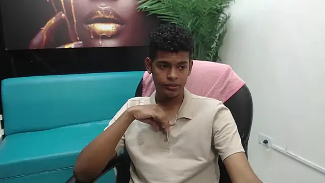 Snapshot of boylittle19cm chatting on 03-05-25, 04:46 boylittle19cm online show from 03-05-25, 04:46