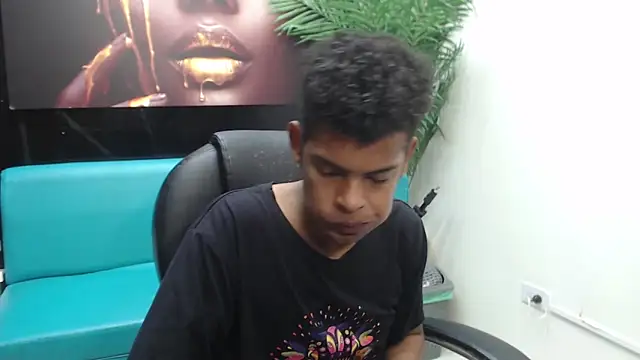 boylittle19cm online show from 03-07-25, 12:34