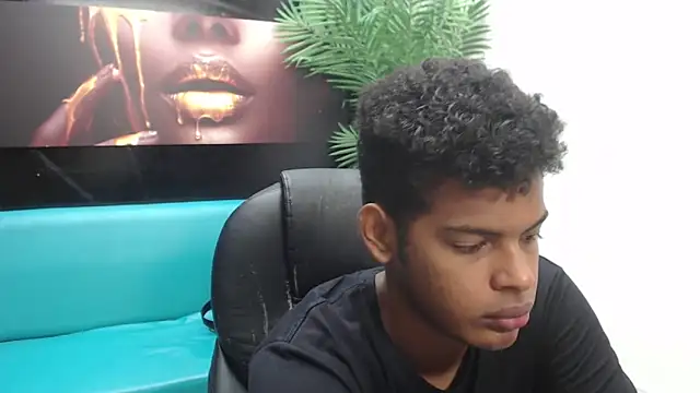 boylittle19cm online show from 03-08-25, 12:41