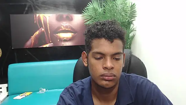 Snapshot of boylittle19cm chatting on 03-09-25, 03:38 boylittle19cm online show from 03-09-25, 03:38