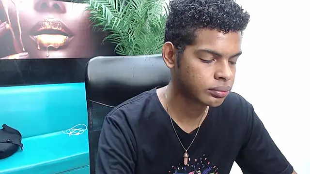 boylittle19cm online show from 03-19-25, 12:23