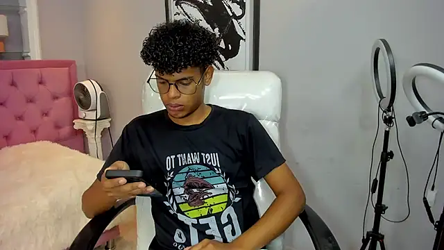 boylittle19cm online show from 09-26-25, 12:20