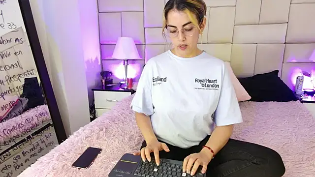 IsisLoveyes  online show from 03-24-26, 12:26