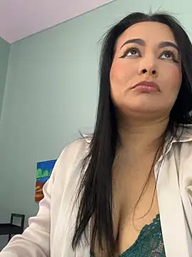 Snapshot of sharon_leone26 chatting on 01-13-26, 09:20 sharon leone26 online show from 01-13-26, 09:20