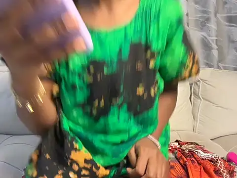 Chocolate queen2 online show from 11-24-25, 04:34