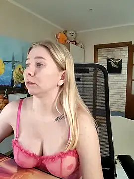 D0nna  online show from 03-06-25, 04:07