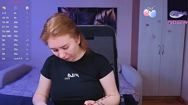 D0nna  online show from 09-17-25, 06:37