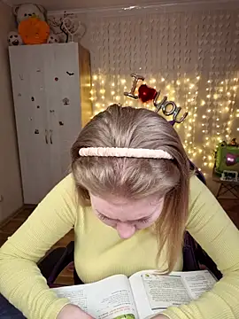 D0nna  online show from 03-10-26, 09:53