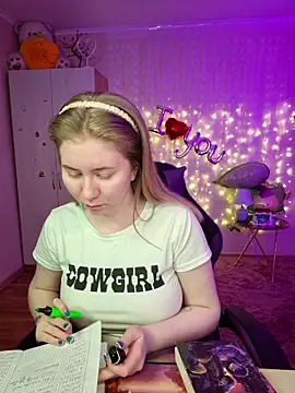 D0nna  online show from 04-02-26, 09:12