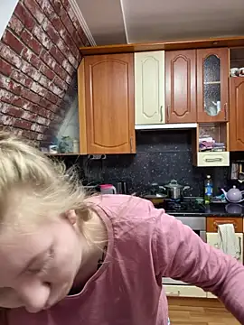 D0nna  online show from 04-11-26, 07:40