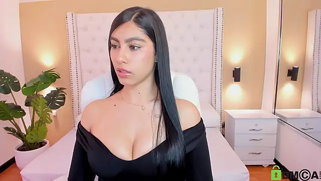 Snapshot of Emily_roux chatting on 02-08-26, 03:37 Emily roux online show from 02-08-26, 03:37