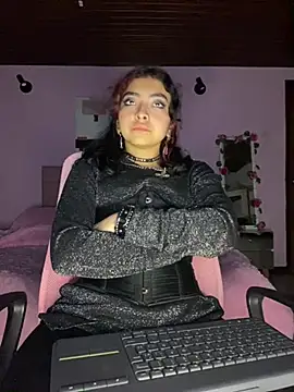  Gothiccbitch  online show from 01-09-25, 08:34