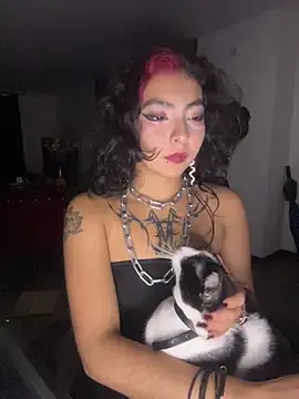 Snapshot of _Gothiccbitch_ chatting on 02-02-26, 04:33 Gothiccbitch online show from 02-02-26, 04:33