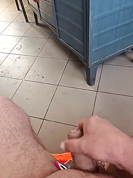 Szeltolo001 online show from 03-16-26, 08:51