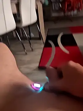 Szeltolo001 online show from 04-07-26, 10:53