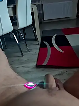 Szeltolo001 online show from 04-18-26, 09:26