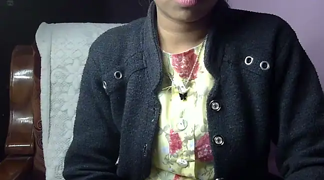 Snapshot of momo_lov chatting on 12-13-24, 09:02 momo lov online show from 12-13-24, 09:02