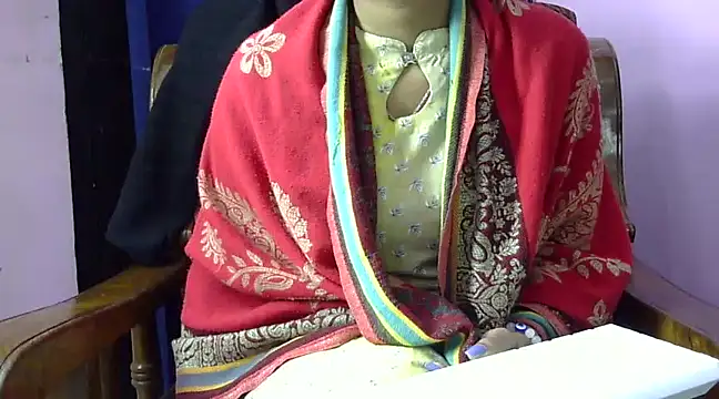 Snapshot of momo_lov chatting on 01-07-25, 08:03 momo lov online show from 01-07-25, 08:03