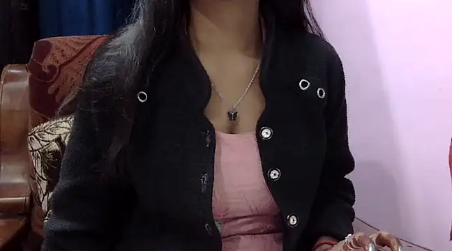 Snapshot of momo_lov chatting on 01-11-25, 05:10 momo lov online show from 01-11-25, 05:10