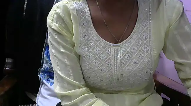 Snapshot of momo_lov chatting on 02-12-25, 10:56 momo lov online show from 02-12-25, 10:56