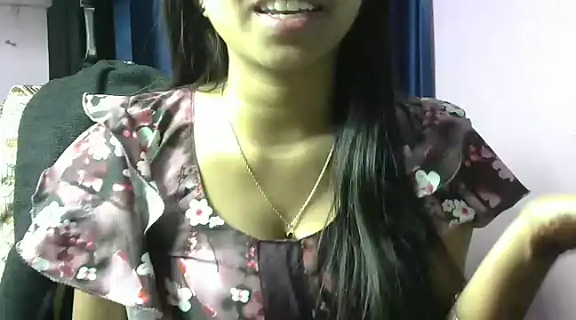 Snapshot of momo_lov chatting on 02-13-25, 05:16 momo lov online show from 02-13-25, 05:16