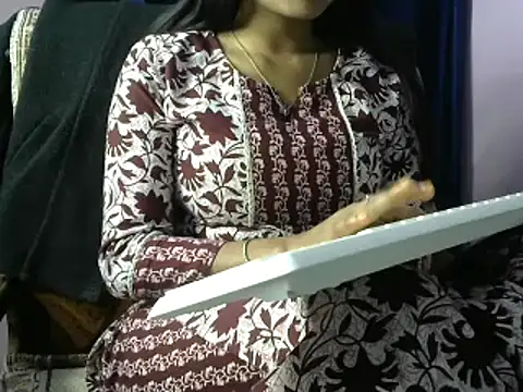 Snapshot of momo_lov chatting on 02-15-25, 09:16 momo lov online show from 02-15-25, 09:16