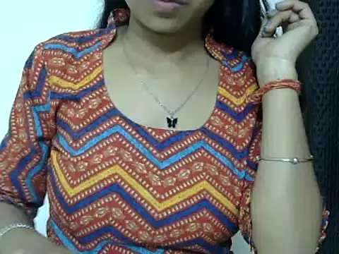Snapshot of momo_lov chatting on 02-22-25, 08:18 momo lov online show from 02-22-25, 08:18
