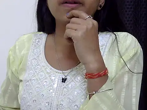 Snapshot of momo_lov chatting on 02-23-25, 08:17 momo lov online show from 02-23-25, 08:17