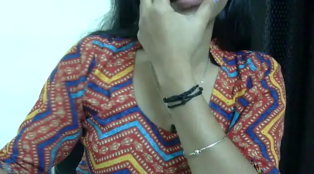 Snapshot of momo_lov chatting on 03-06-25, 09:03 momo lov online show from 03-06-25, 09:03
