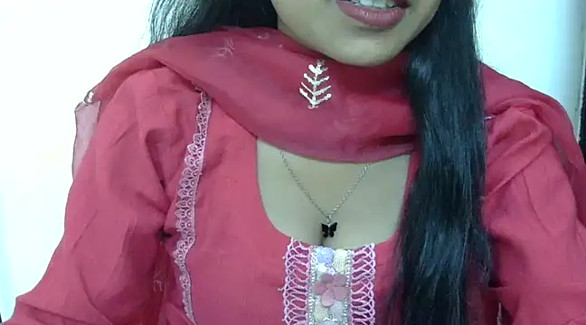 Snapshot of momo_lov chatting on 03-10-25, 05:33 momo lov online show from 03-10-25, 05:33