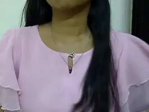 Snapshot of momo_lov chatting on 03-11-25, 05:27 momo lov online show from 03-11-25, 05:27