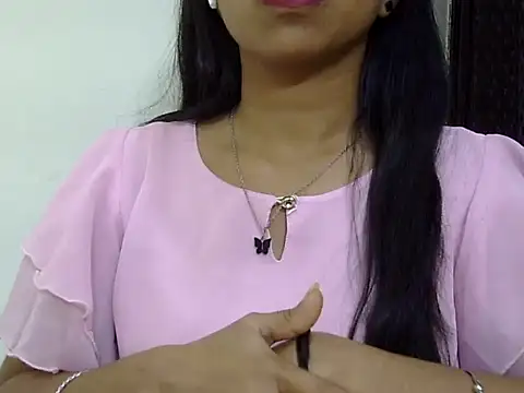 Snapshot of momo_lov chatting on 03-11-25, 08:41 momo lov online show from 03-11-25, 08:41