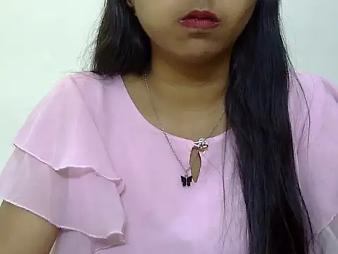 Snapshot of momo_lov chatting on 03-17-25, 08:29 momo lov online show from 03-17-25, 08:29