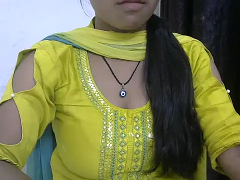 Snapshot of momo_lov chatting on 09-24-25, 05:11 momo lov online show from 09-24-25, 05:11