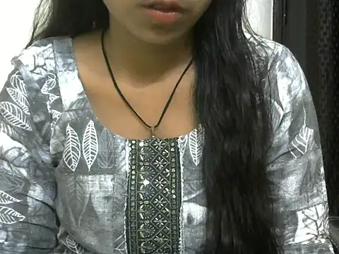 Snapshot of momo_lov chatting on 09-29-25, 05:12 momo lov online show from 09-29-25, 05:12