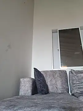 Snapshot of AllyTell chatting on 11-01-25, 01:13 AllyTell online show from 11-01-25, 01:13