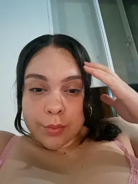 Snapshot of AllyTell chatting on 11-18-25, 09:19 AllyTell online show from 11-18-25, 09:19