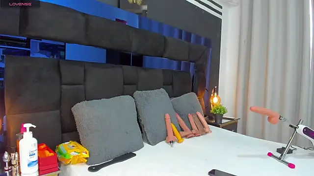 CahitlinBell online show from 12-11-24, 09:01