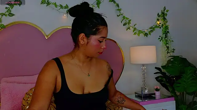 EmmaCrush online show from 11-13-25, 09:36