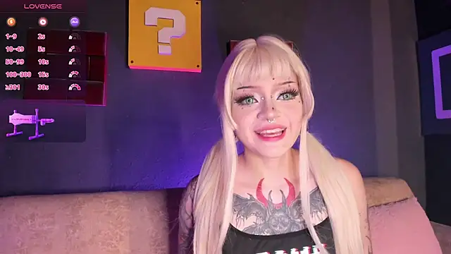 Snapshot of Elettra_Rou chatting on 09-22-25, 11:40 Elettra Rou online show from 09-22-25, 11:40