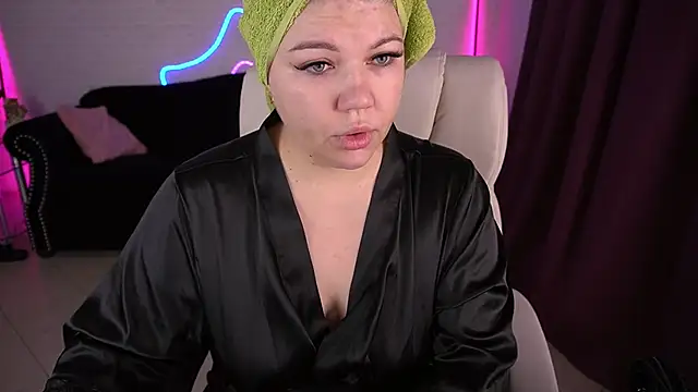 Snapshot of GabbieJay chatting on 11-24-25, 11:54 GabbieJay online show from 11-24-25, 11:54