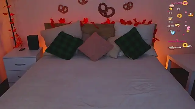 Hayle Hill online show from 09-30-25, 02:27