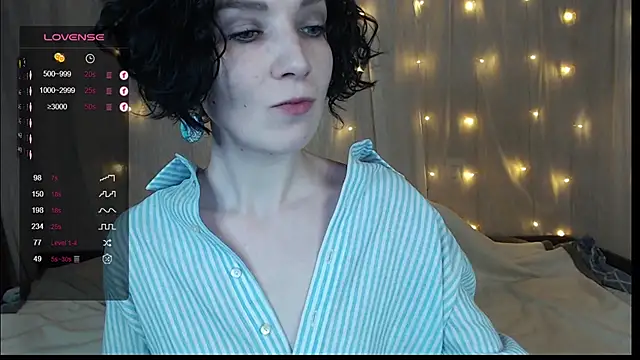 Snapshot of TinaWince chatting on 12-19-24, 05:07 TinaWince online show from 12-19-24, 05:07