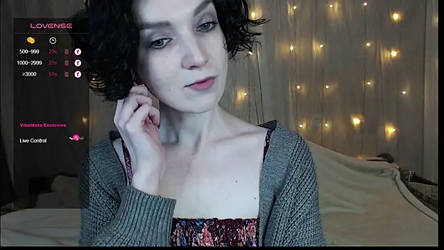 Snapshot of TinaWince chatting on 01-10-25, 05:05 TinaWince online show from 01-10-25, 05:05