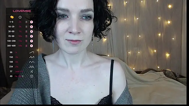 Snapshot of TinaWince chatting on 01-11-25, 08:00 TinaWince online show from 01-11-25, 08:00