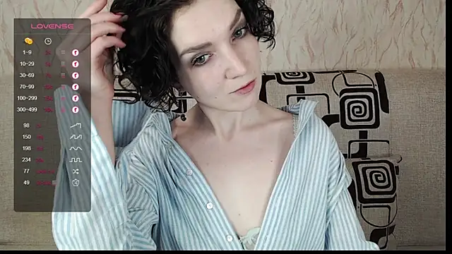 Snapshot of TinaWince chatting on 03-23-25, 05:43 TinaWince online show from 03-23-25, 05:43